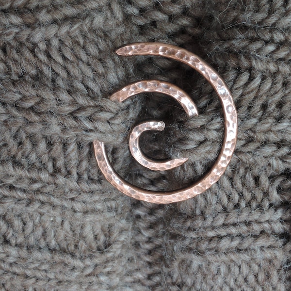 Copper shawl pin Cardigan clip/fastener/closure Celtic spiral shawl pin Fibonacci spiral cable needle Minimalist shawl pin Hammered copper