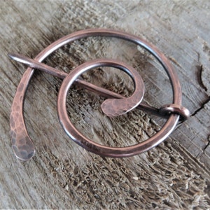 Silver shawl pin, scarf pin, hat pin, cardigan clip, wire wrap round spiral brooch Sterling silver Copper Minimalist Handmade Copper/aged