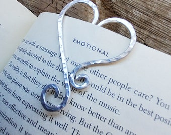 Handmade heart bookmark - Hammered silver aluminum wire bookmark