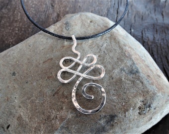 Unalome silver pendant - Ancient Buddhism symbols - Hammered sterling silver 925 necklace - Unalome spiritual Hindu - Enlightenment symbol