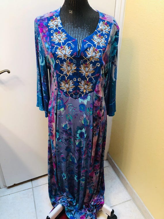 Soft Surroundings Blue & Pink Abstract Floral Mix Split V-neck W/floral  Beading Long Sleeve Maxi Dress/kaftan - Etsy Israel