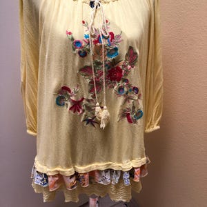 Calissa  Sz 2X Yellow W/ Embroidered Multicolored Flowers & Layered/Tiered 3/4 Sleeve Tunic Top
