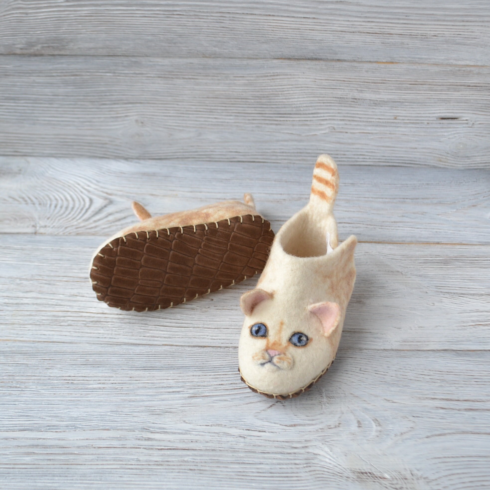 felt cat slippers