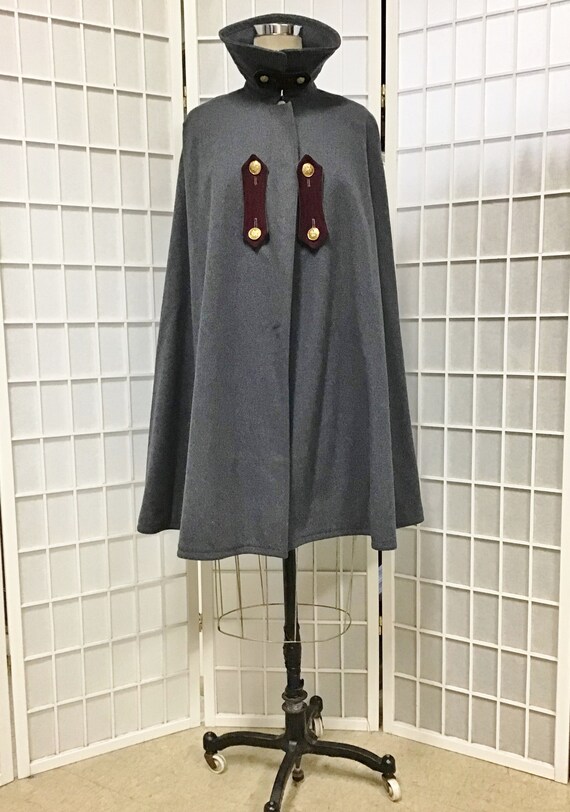 1940s Gray Wool Nurses Cape