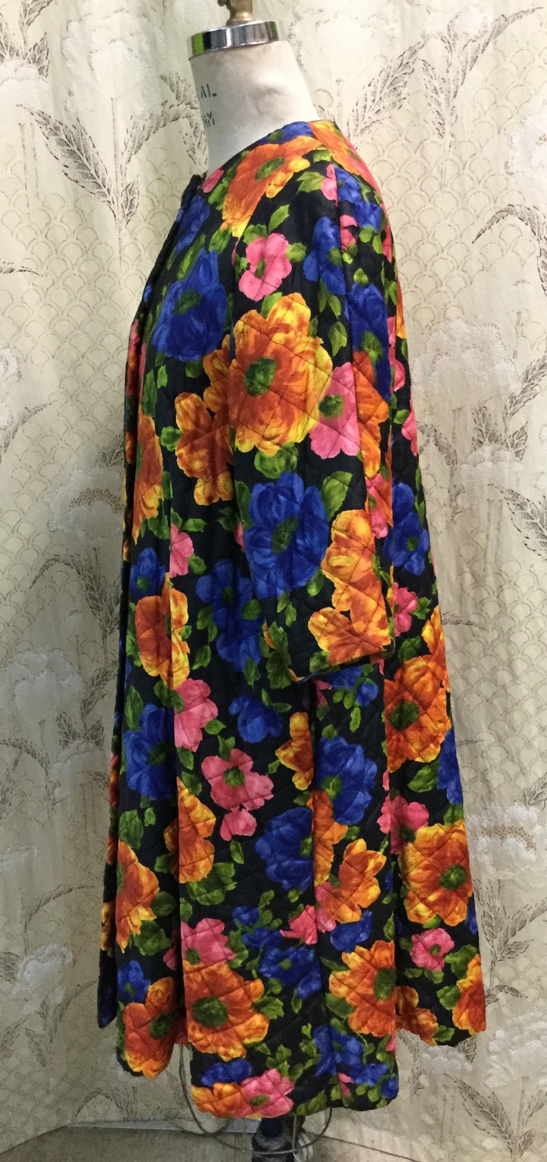 Fifth Avenue Robes 1950s1960s Quilted Floral Print Bathrobe