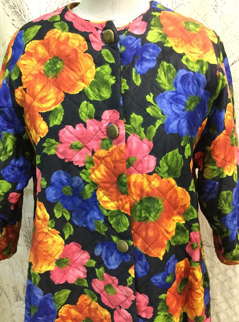 Fifth Avenue Robes 1950s1960s Quilted Floral Print Bathrobe