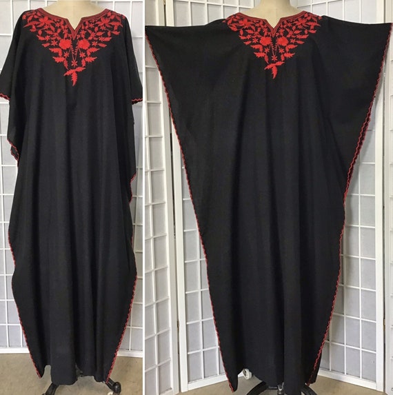1970s Black and red caftan