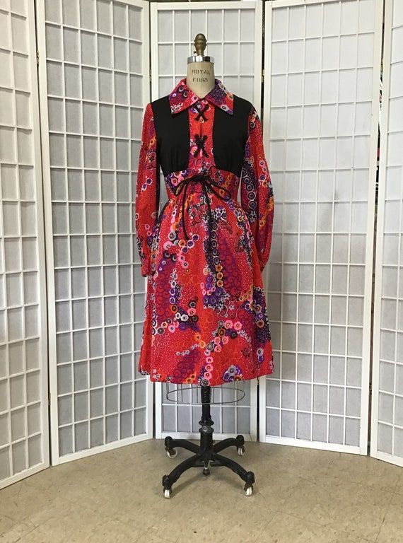 1970s Red, Pink, Purple, White and Black Floral Dr