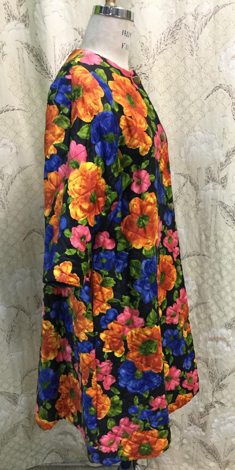 Fifth Avenue Robes 1950s1960s Quilted Floral Print Bathrobe