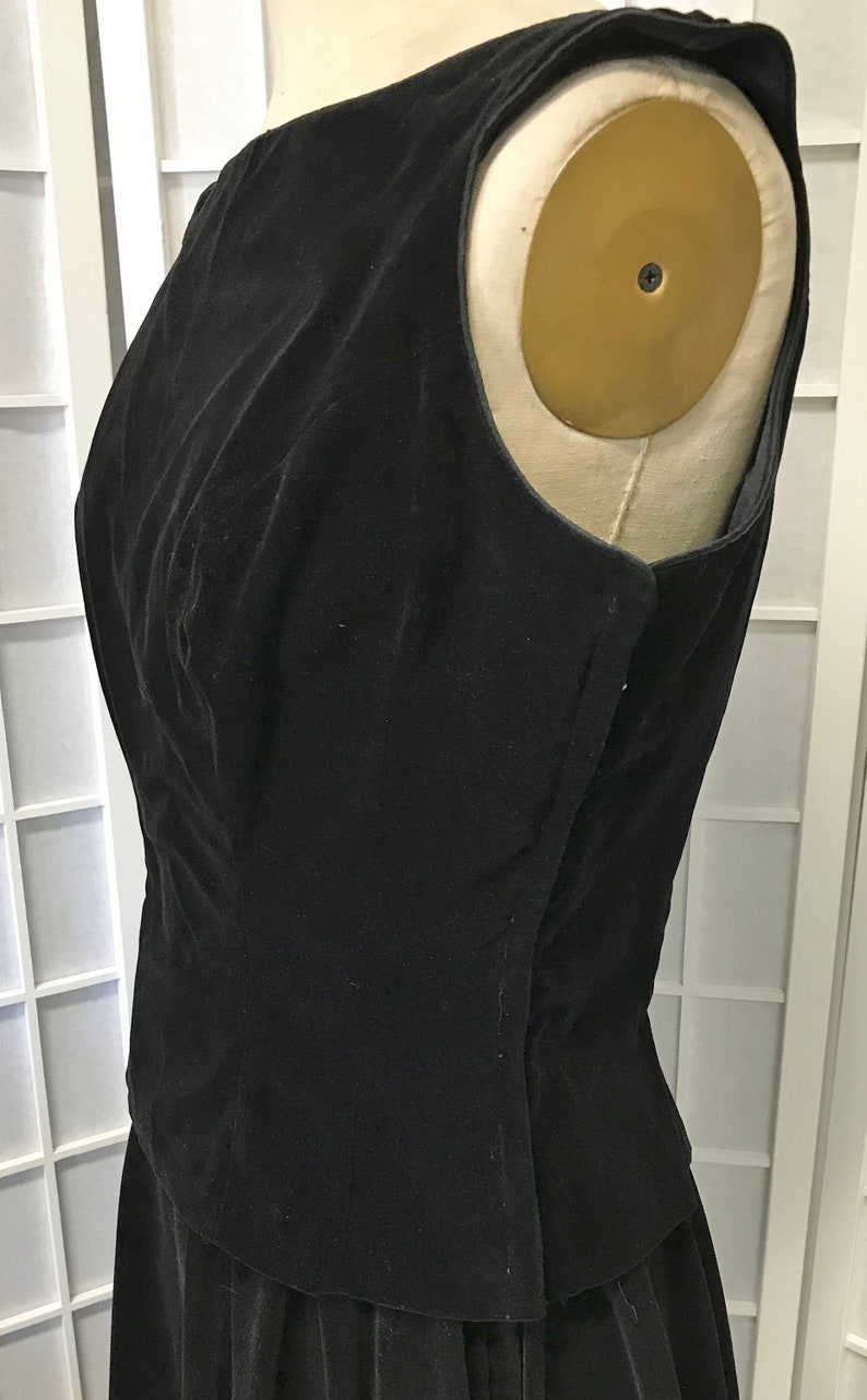 1950s 2-Piece Black Velvet Sleeveless Dress McArthur LTD