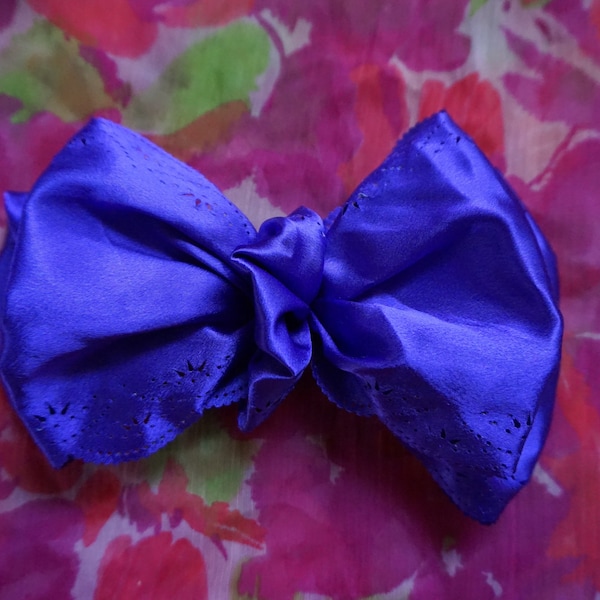 Bold Fantastic Vintage 80s Deep Purple Puffy Fabric Bow Hair Barrette. Fabulous Fun Big Authentic Vintage 80s Deep Purple Hair Bow Clip.