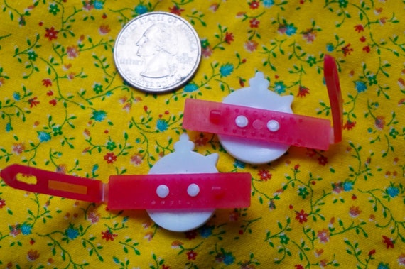 Adorable Vintage 80s Kitsch Clock Barrettes. Colo… - image 9