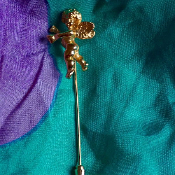 Sweet Lovely Vintage 80s Napier Gold Tone Metal Cherub Stick Pin. Romantic Vintage 80s Napier Cherub Stick Pin. Cute Vintage 80s Cherub Pin