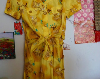 Beautiful Vintage 90s Whimsical Sunshine Yellow Leopard Print Dress. Exquisite Cute Vintage 90s Bright Yellow Grassland with Leopard Dress
