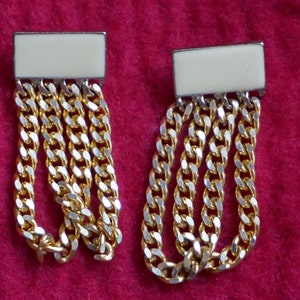 Amazing Fierce Vintage 90s Geometric Curb Chain Dangle Earrings. Gorgeous Fierce Vintage 90s Minimal Curb Chain Dangle Statement Earrings.