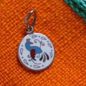 Lovely Small Vintage 90s Enamel and Silver Metal Spain Bird with Plants Pendant. Lovely Colorful Vintage 90s Mini Spain Souvenir Pendant. image 2