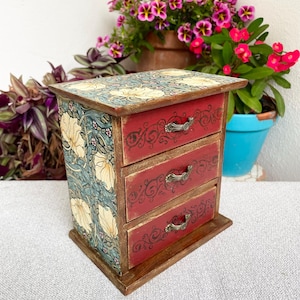 Tulipas William Morris - Mini gaveta exclusiva - Gaveta de madeira decorada à mão - Gaveta de mesa - Caixa para joias - Caixa exclusiva - Gaveta decoupage - Art Nouveau