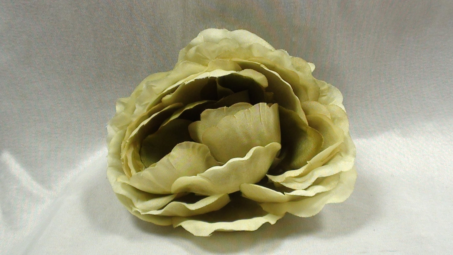 Green - Handmade Fabric Flower Hair Clip 01
