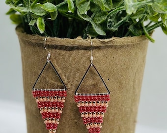 Triangle earrings -  Boho beaded earrings - Fringe earrings  - Seed bead earrings - lightweight earrings - brick stitch earrings - red