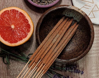 Handgerolde botanische wierookstokjes • Lavendel, sandelhout, citrusmix