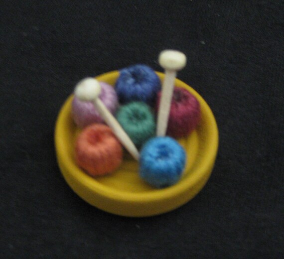 Dollhouse Miniature 1:12 Scale Mini Knitting Wool Balls With Basket Set Craft