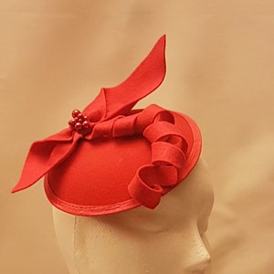 Fascinator, Red Hat fascinator #Red fascinator, Felt swirl Ascot hat fascinator Wedding,Race,Cocktail,Church hat fascinator Custom colour