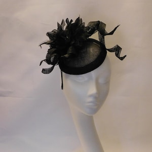 HAT FASCINATOR Black Flower Sinamay Hat Fascinator Wedding Church Hat Fascinator Race Cocktail Ascot Prom Hat Black Feather Hat Fascinator