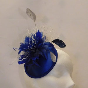FASCINATOR hat ROYAL BLUE Hat fascinator #Blue  hat fascinator Race, Cocktail,Ladies day,Ascot hat Blue and silver feather hat Fascinator