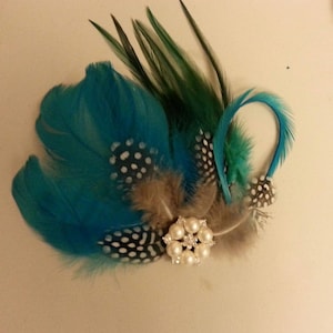 Feather Fascinator,Peacock blue/Green fascinator,Crystal Pearl Blue Green hair Clip #1920s Gatsby headpiece, #Bridal Bridesmaid fascinator