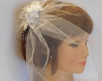 Birdcage veil Wedding Bridal accessory White or Ivory, bridal floral hairpiece  Vintage fascinator with TULLE Blusher veil Bridal face veil