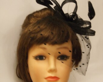 Vintage 1940s-50s Black mini tulle veil Fascinator, wedding  Feather Fascinator,ladies feather fascinator veil