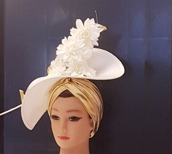 White & Gold Fascinator Hatinator: Quill Feather, Crinoline  display picture 1