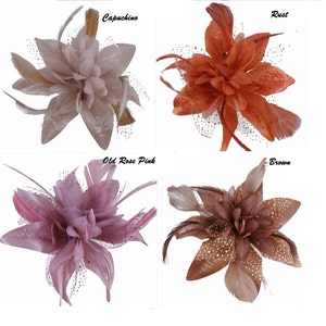 Flor De Tela Sedosa Fascinator de la Pluma Boda Ascot En Accesorios Para El Cabello Peine