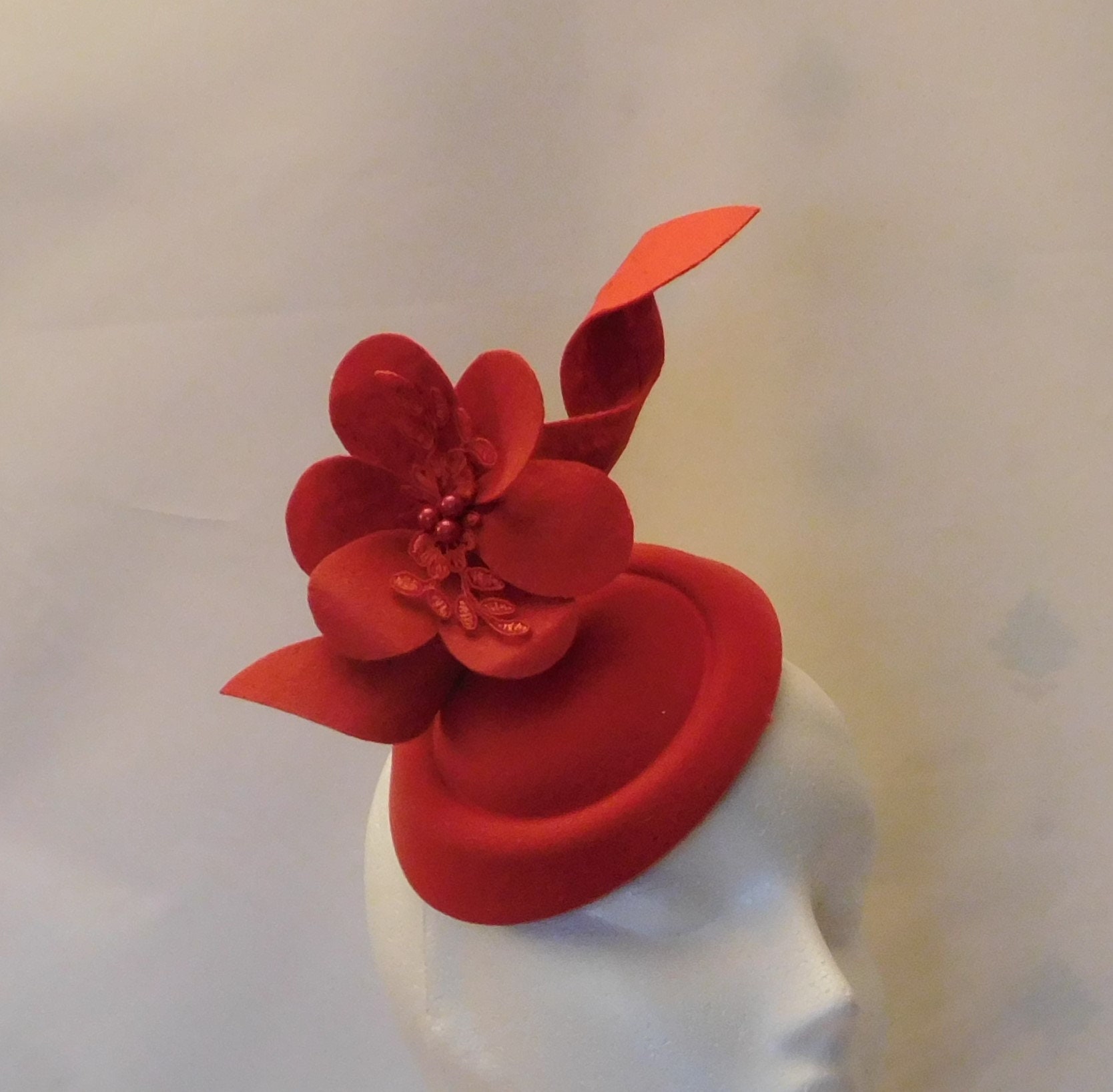 Handmade Red Pillbox Flower Fascinator Angeline Alice Millinery | Pink vintage straw pillbox hat  main image 3