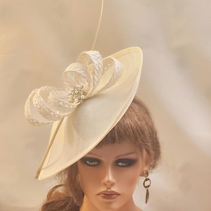 IVORY fascinator large 30 cm Tear drop  hatinator Quil Floral Church Derby Ascot Race Wedding TeaParty hat Mother of Bride/Groom Hatinator