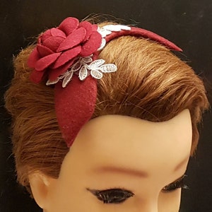 MAROON FASCINATOR HEADBAND. Modern Felt fascinator with Maroon  Rose. Cocktail,Ladies day,Wedding Maroon rose flower Hairpiece.
