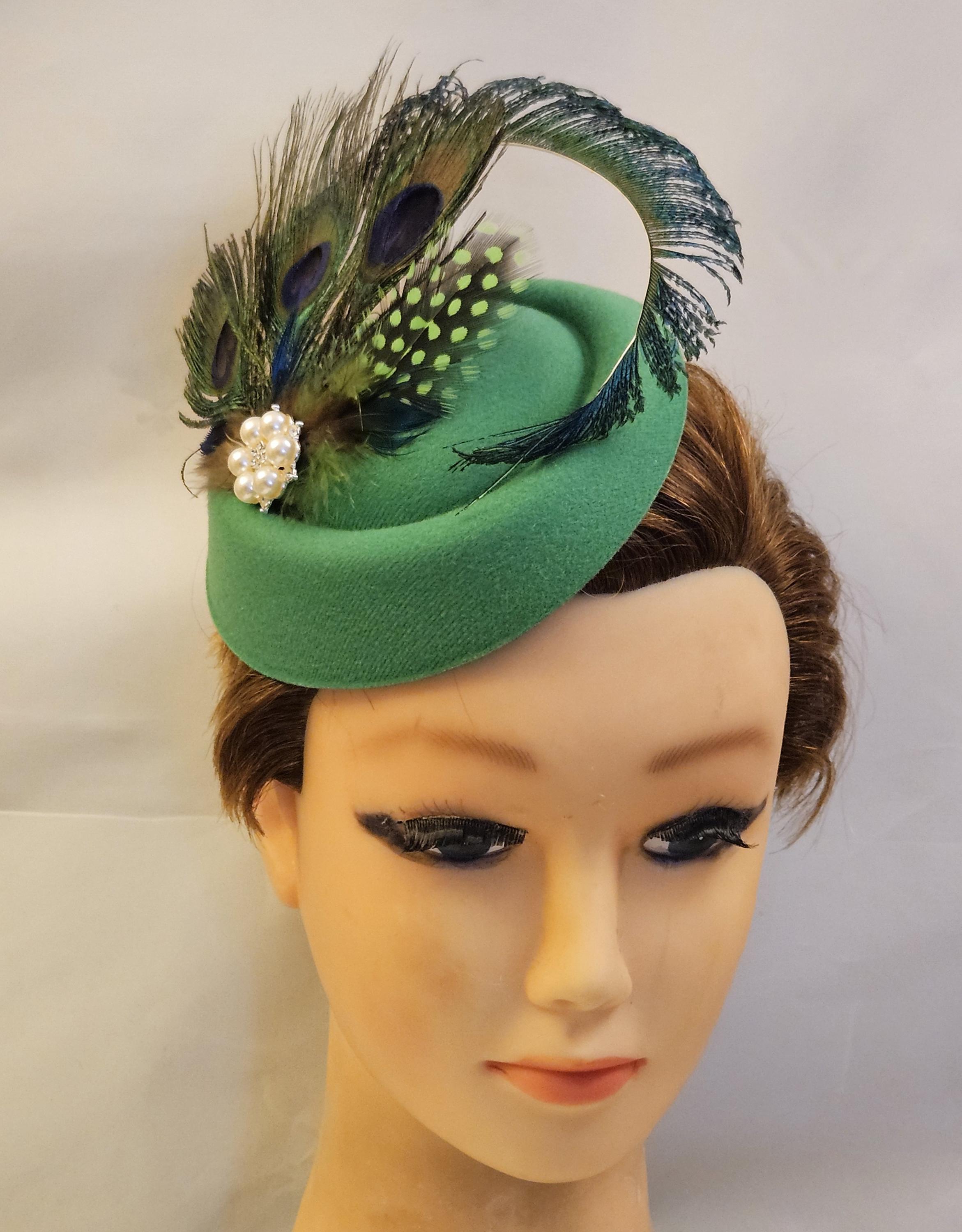 LAVISH 1940s RED AND GREEN FELT HAT WITH GREEN FEATHER TRIM Alpine Hat W/Feather, Economy main image 2