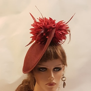 Fascinator BURGUNDY/MAROON Hat fascinator Feather #fascinator  Wedding Race Cocktail Ladies day Ascot hat feather flower Maroon hatinator