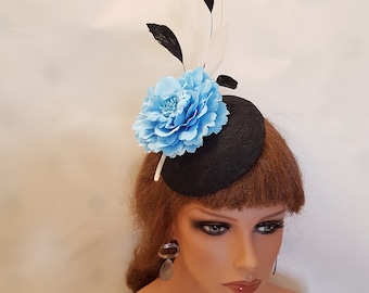 SCHWARZ und Blau Hut Fascinator Schwarzer Spitzen Hut BLAUE Blume Hut Feder Hut Black & Blue Hatinator Ascot Damen Fascinater Trauung