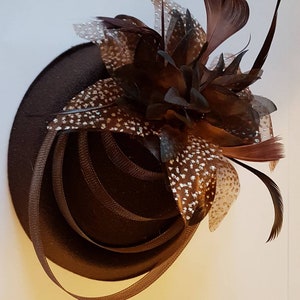 BROWN FASCINATOR, 40s 50s Brown Hat fascinator Brown Feather hat Race,Cocktail,Ladies day,Ascot hat Brown feather flower hat Fascinator image 3