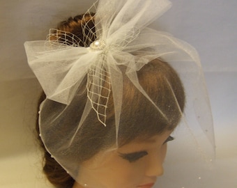Bridal blusher veil, White Ivory Tulle birdcage veil,  Birdcage veil fascinator, Diamonte Pearls Bridal veil, Blusher veil, Tulle face veil
