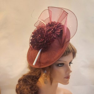 BURGUNDY/MAROON FASCINATOR,40s 50s Hat fascinator #Burgundy hat fascinator, Race,Cocktail, Ladies day,Ascot hat long quil feather flower hat