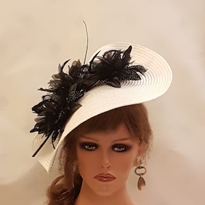 WHITE & BLACK Hat fascinator large saucer hatinator longquil Floral Church Derby Ascot Wedding TeaParty hat Mother of Bride/Groom Hatinator