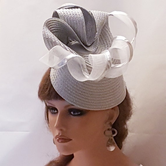 Silver Grey Fascinator Hat: Straw Weave Derby Ascot  display picture 1