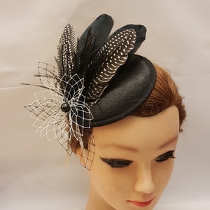 BLACK FEATHER Hat fascinator. Black  Fascinator Hat. Cocktail, Ascot Hat, Tea party hat,Wedding headpiece, Feather hat fascinator Headwear