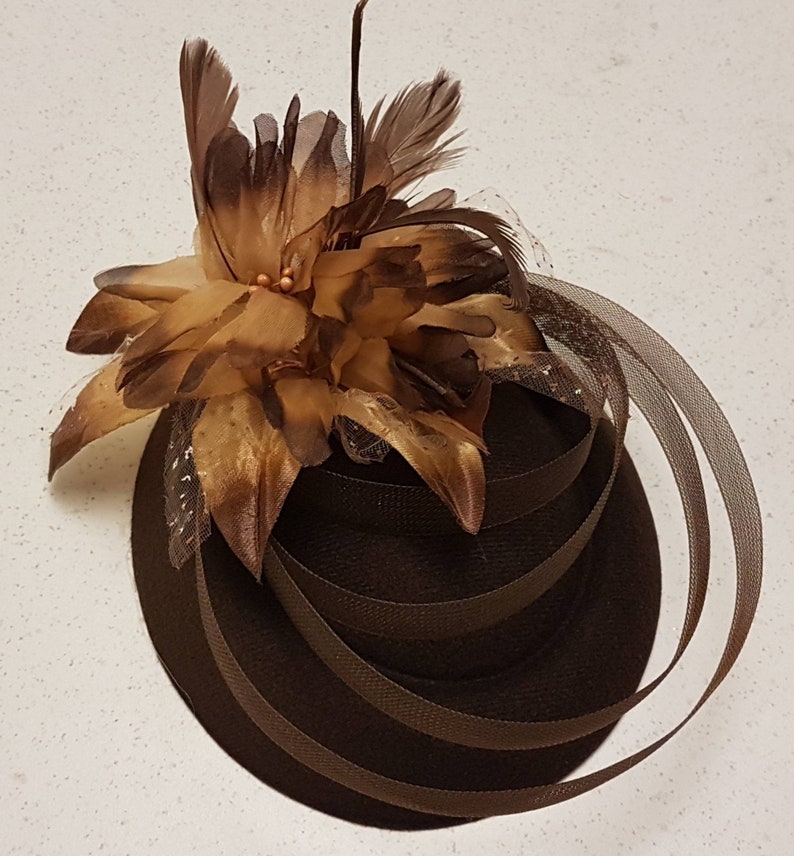 BROWN FASCINATOR, 40s 50s Brown Hat fascinator Brown Feather hat Race,Cocktail,Ladies day,Ascot hat Brown feather flower hat Fascinator image 2
