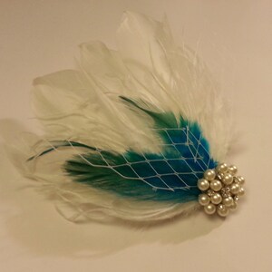 Bridal hair clip,Peacock blue & White feather clip Bridal Hair Piece Bridal Feather Fascinator, Feather Hair Piece, Wedding Hair Accessories image 2