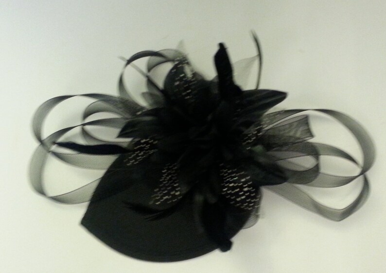 Vintage 1940s-50s Black Fascinator hat Black Tear drop hat fascinator Ascot flower feather Fascinator Ceremoney HAT ladies Cocktail