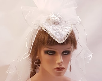 BRIDAL FASCINATOR hat Wedding fascinator 2Pc set of Short Bridal Veil &  hat Wedding hair Accessory Bridal Vintage inspired 1920s Hat veil