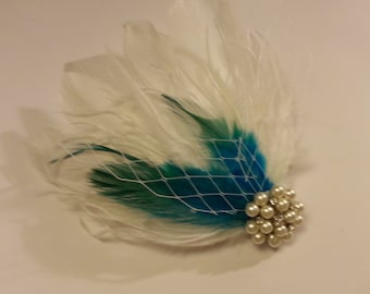 Bridal hair clip,Peacock blue & White feather clip Bridal Hair Piece Bridal Feather Fascinator, Feather Hair Piece, Wedding Hair Accessories